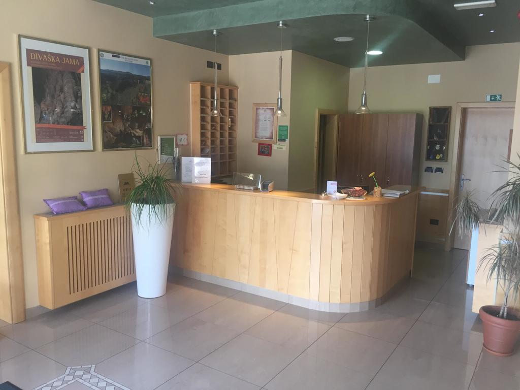 Hotel Malovec Divača Extérieur photo