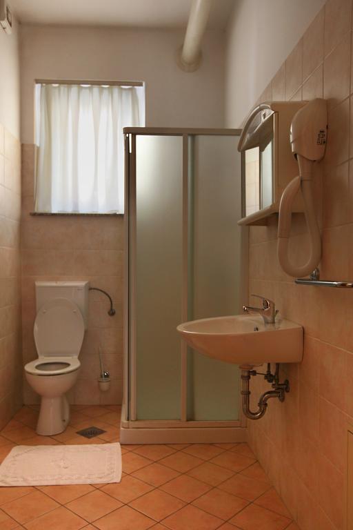 Hotel Malovec Divača Extérieur photo
