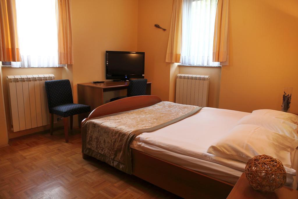 Hotel Malovec Divača Extérieur photo