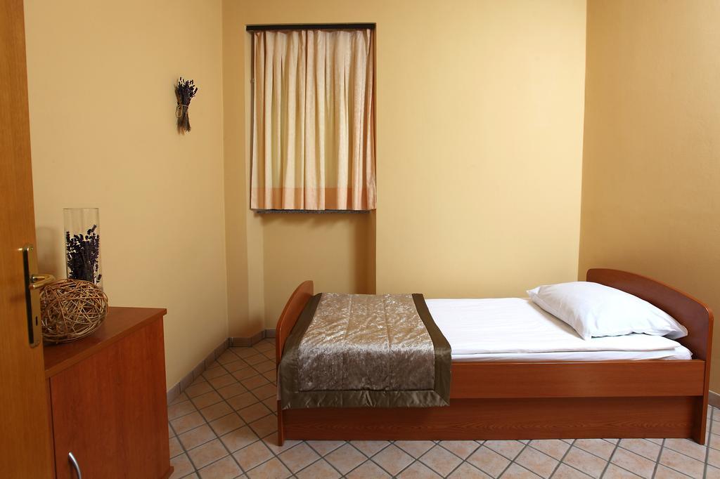 Hotel Malovec Divača Extérieur photo