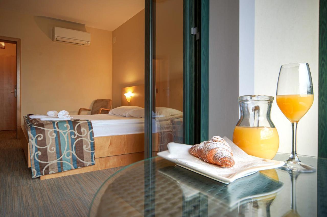 Hotel Malovec Divača Extérieur photo