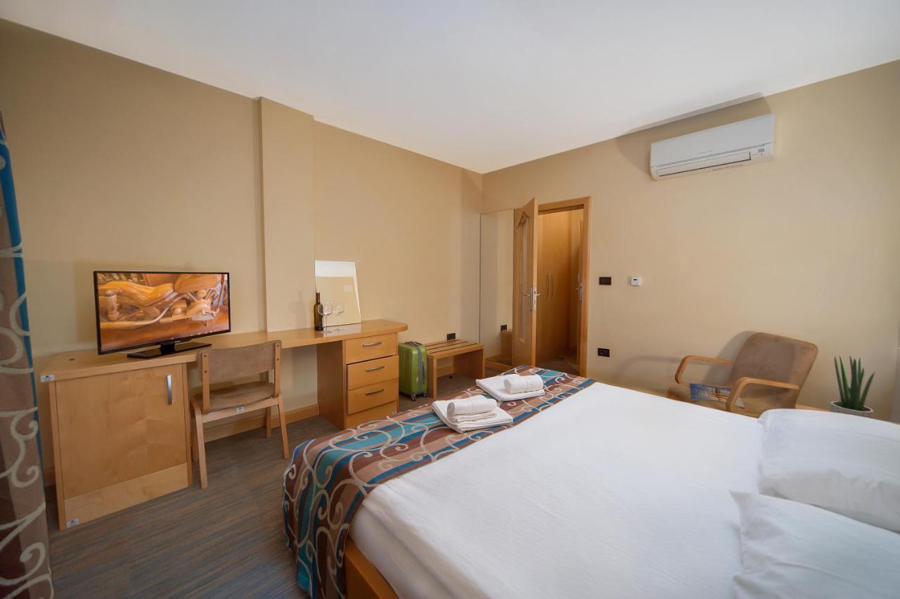 Hotel Malovec Divača Extérieur photo