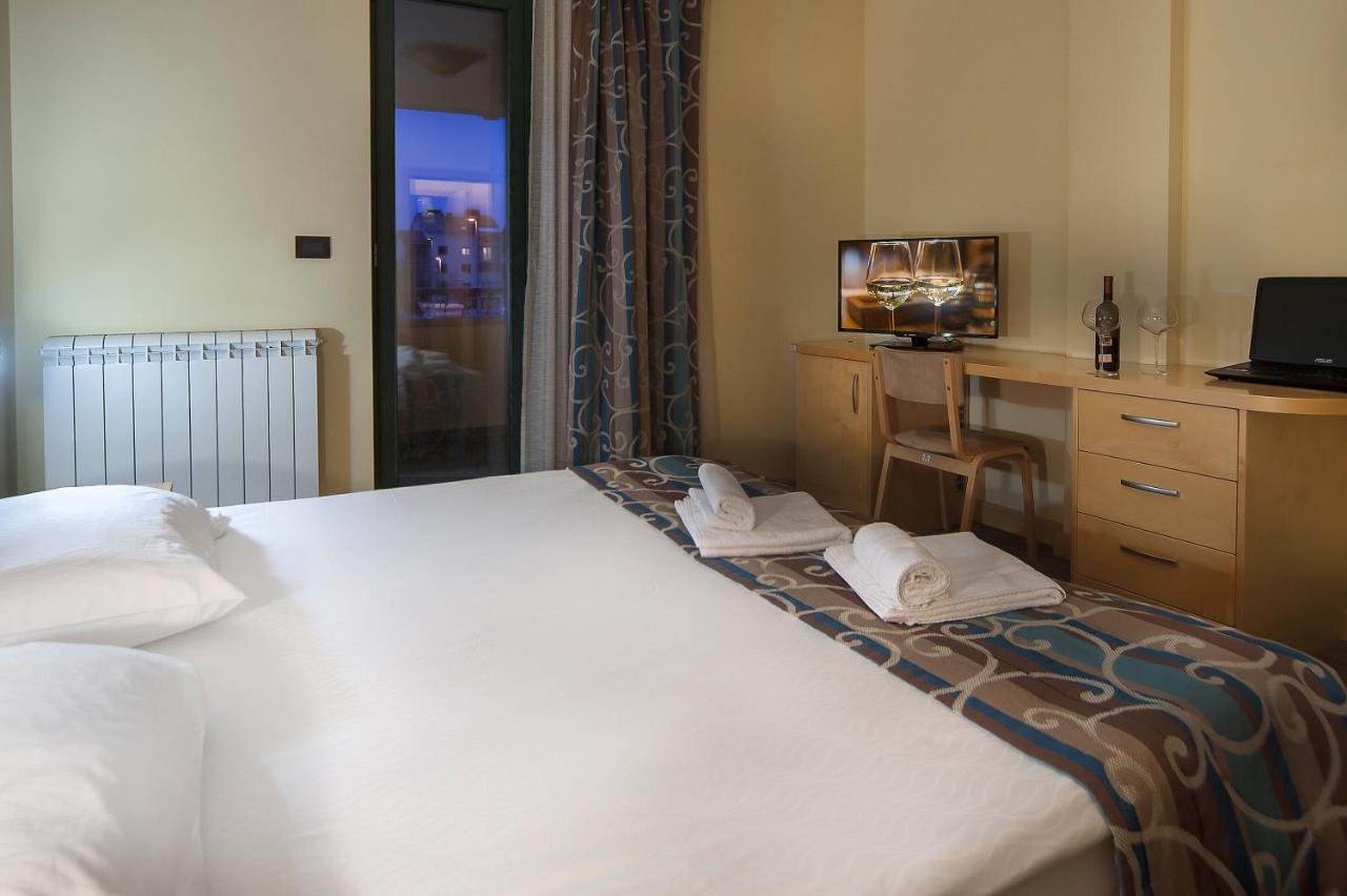 Hotel Malovec Divača Extérieur photo