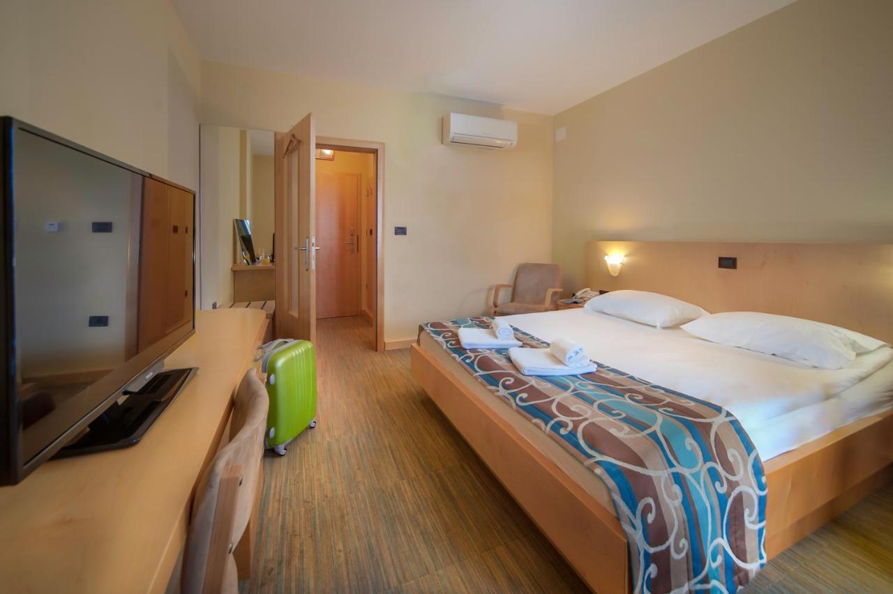 Hotel Malovec Divača Extérieur photo